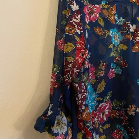 Kut from the Kloth Navy Flower Print blouse (PL) - Picture 3 of 9